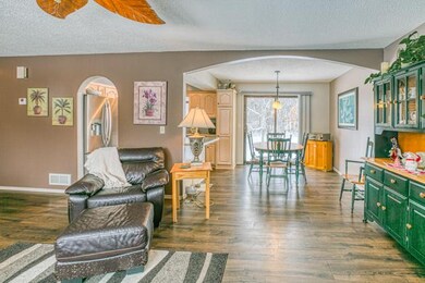 Charming curved arches, open spaces and bright nat