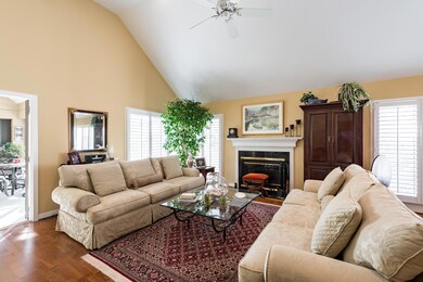 1021 Embassy Row Way Seabrok-large-004-8