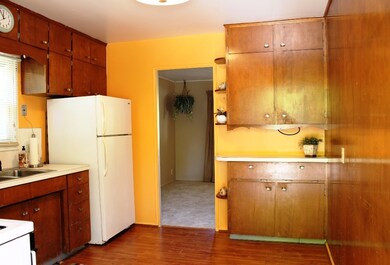 Kitchen angle 2