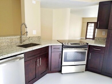 3535 Magellan Cir unit 521, Miami, FL 33180 - photo 3