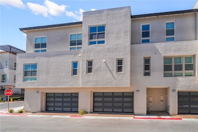 639 Spotted Falcon St, Las Vegas, NV 89138 - photo 2