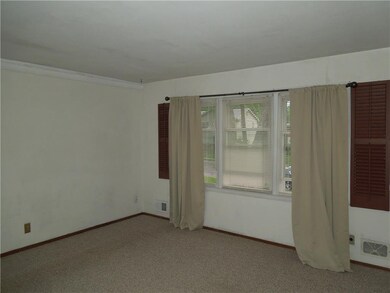 Nice sized living room.