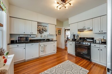 18 Sheffield Rd unit 1, Roslindale, MA 02131 - photo 2