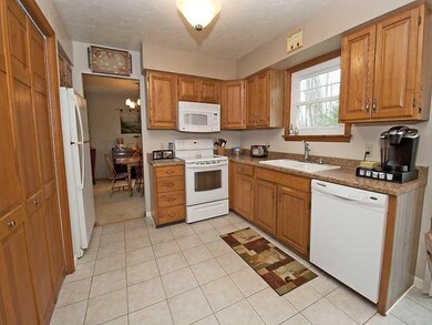 Kitchen. Great Place to prep meals All Appliances+