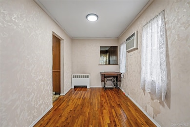 1927 Franklin Rd, Valley Stream, NY 11580 - photo 7