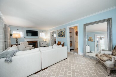 10-web-or-mls-1665 Franklin Park S 010
