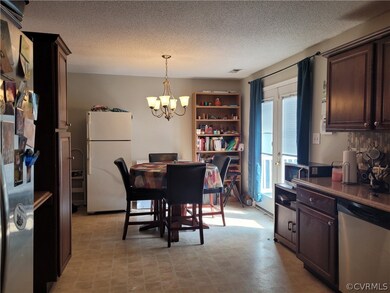 Eat In Kitchen