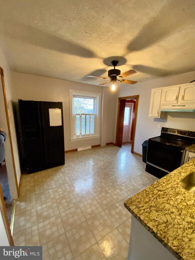 2814 Moyers Ln, Reading, PA 19605 - photo 7