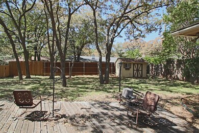 409 Hill Ct, Hurst, TX 76053 - photo 3