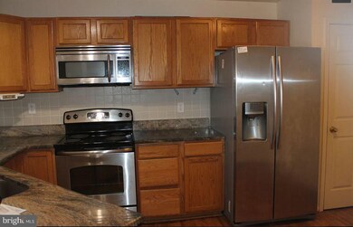 8301 Duck Hawk Way unit 65, Lorton, VA 22079 - photo 3