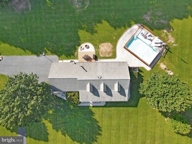 14522 Rice Rd, Hancock, MD 21750 - photo 2