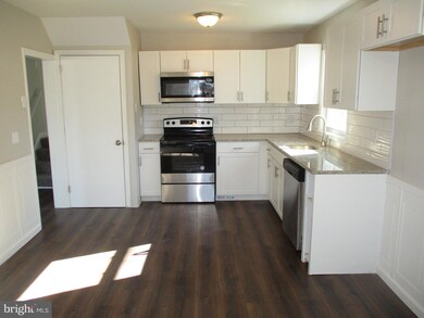 222 W 46th St, Reading, PA 19606 - photo 5