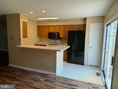 1402 Coventry Pointe Ln unit 142, Pottstown, PA 19465 - photo 6