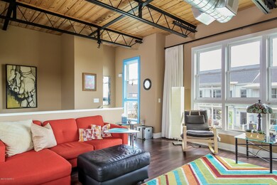 007-Living_Room-1632486-medium