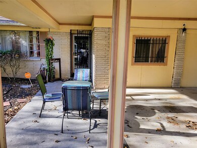 9321 Sherbourne St, Houston, TX 77016 - photo 4