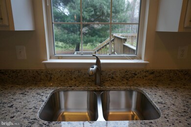 2505 Baikal Loop, Upper Marlboro, MD 20774 - photo 4