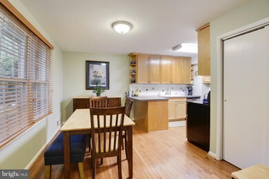 6867 Brian Michael Ct, Springfield, VA 22153 - photo 4