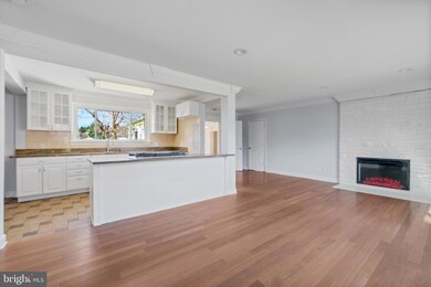 3514 Maple Ct, Falls Church, VA 22041 - photo 4