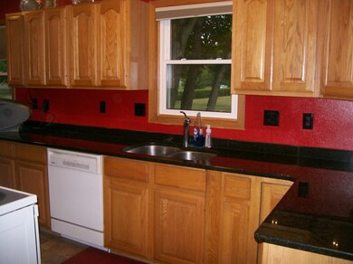 1123 S 16th St, Grand Forks, ND 58201 - photo 3