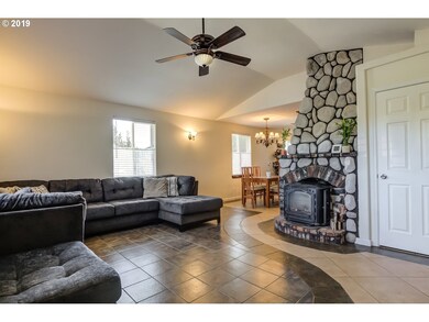 835 E Ellendale Ave, Dallas, OR 97338 - photo 5