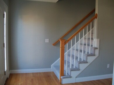 43 Pratt St unit RIGHT SIDE, Taunton, MA 02780 - photo 6