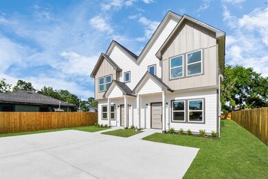 8418 Observatory St unit B, Houston, TX 77088 - photo 2