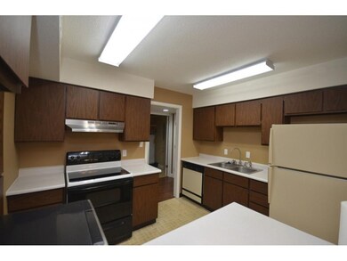 216 University Pkwy unit 8W, Johnson City, TN 37604 - photo 7