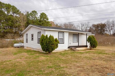 209 2nd Ave, Tuscumbia, AL 35674 - photo 2