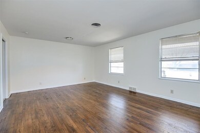 129 Arcadia St, Hurst, TX 76053 - photo 6