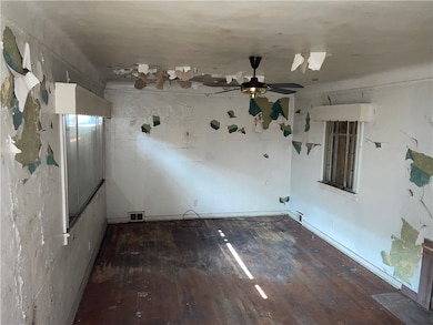 203 Elm St, Clairton, PA 15025 - photo 3