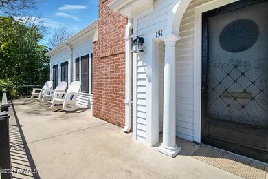 151 N 5th porch