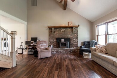 RE_462 Northview Cir-02