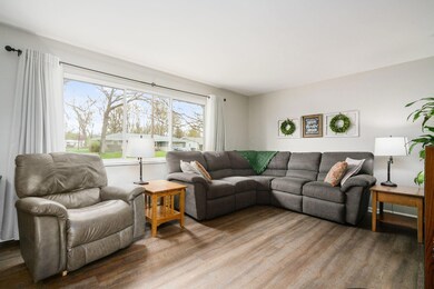 08_827 Inwood Pl,