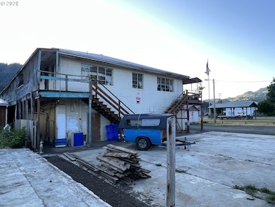 432 2nd Ave, Powers, OR 97466 - photo 6