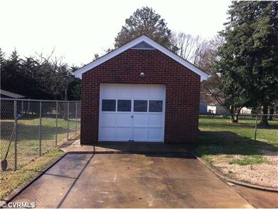 Parking Lot/Garage