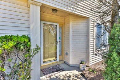 2301 N Chanticleer Ct Toms-large-004-18-
