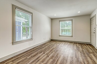 1009 Enid St unit 4, Houston, TX 77009 - photo 6