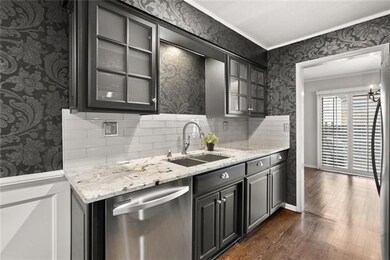 10137 Edelweiss Cir, Shawnee, KS 66203 - photo 4