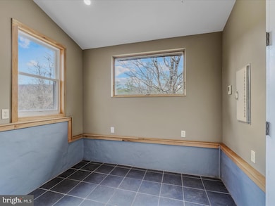 2295 Mountain Run Rd, Berkeley Springs, WV 25411 - photo 7