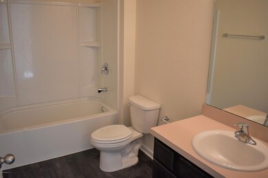 E WR 311 GUEST BATH