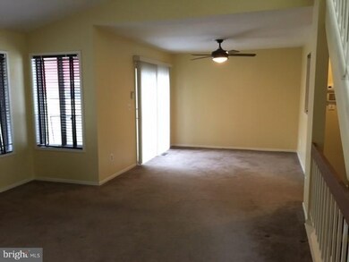 16 Sparrow Valley Ct, Montgomery Village, MD 20886 - photo 4