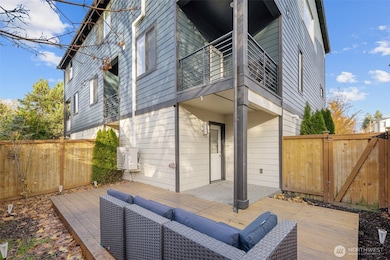 729 112th St SW unit G-1, Everett, WA 98204 - photo 2