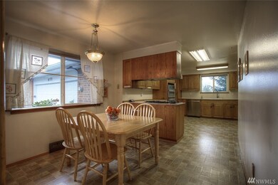 4102 Robin Rd W, University Place, WA 98466 - photo 4