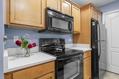 5078 Calais Dr unit 5078, Columbus, OH 43221 - photo 5