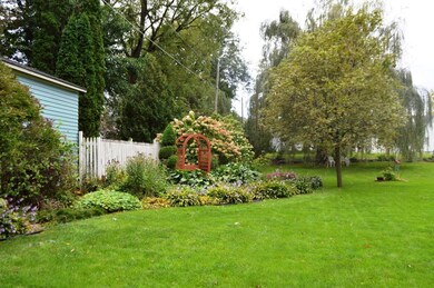 Yard in Bloom