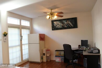 9133 Silvershadow Ct, Lorton, VA 22079 - photo 7