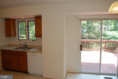 5302 Butler Ct, Columbia, MD 21044 - photo 3