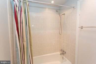 6431 Richmond Hwy unit 204, Alexandria, VA 22306 - photo 7