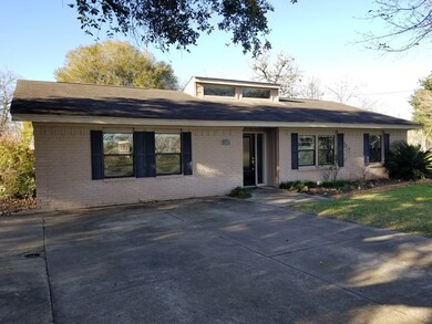 128 Brazos Dr, Bay City, TX 77414 - photo 2