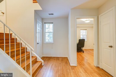 10444 Parthenon Ct, Bethesda, MD 20817 - photo 5
